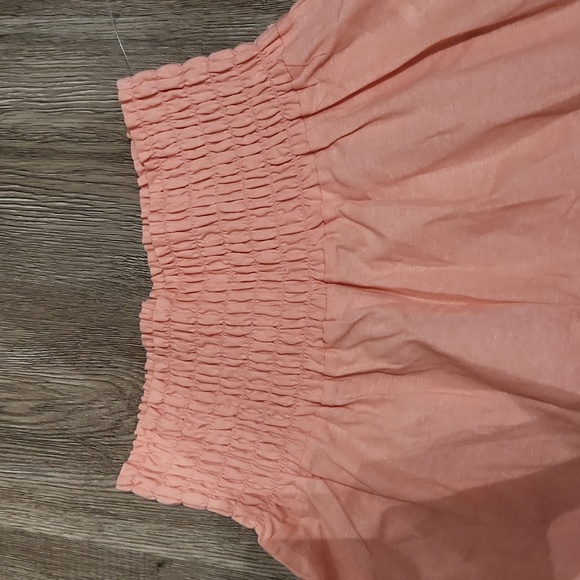 Smocked Shorts Salmon Color Women's Size Small - NWOT - Picture 2 of 4